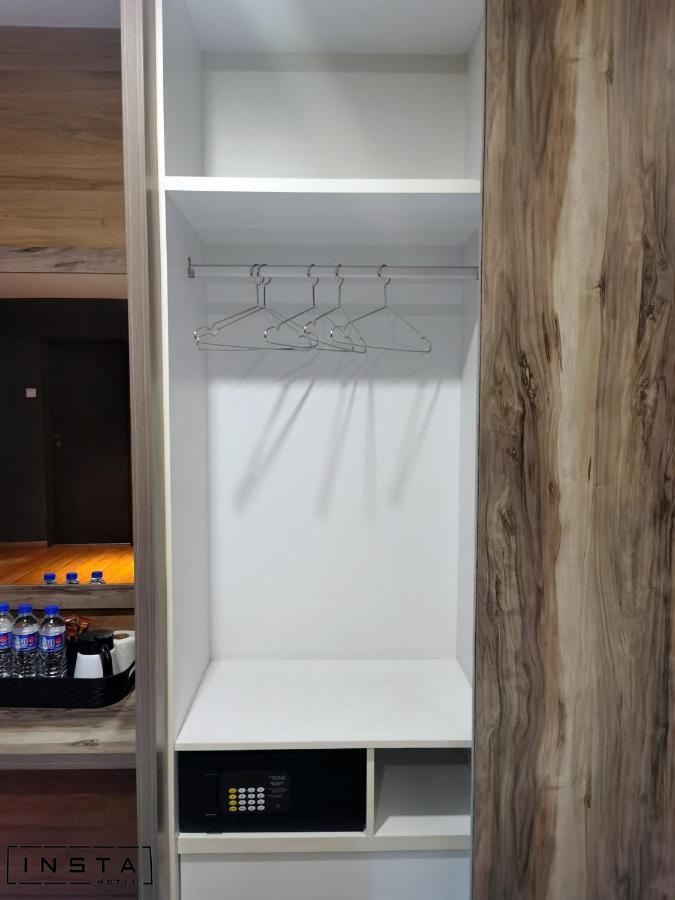 Insta Hotel Джохор Бахру Екстериор снимка