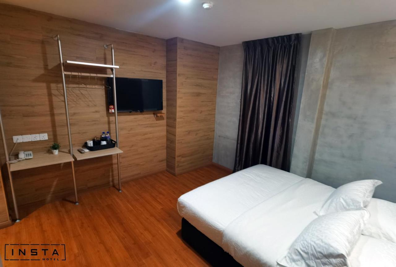 Insta Hotel Джохор Бахру Екстериор снимка